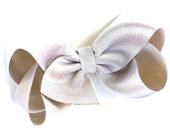 Light gold bow - hair bows, gold hair bow, hair bows for girls, baby bows, toddler hair bow, 4 inch hair bows