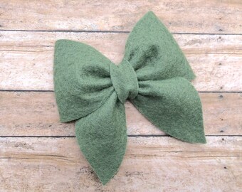 Olive green hair bow - felt hair bow, hair bows for girls, toddler bows, felt bows, 4 inch hair bows