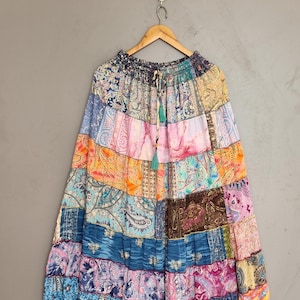 Jupe longue en soie patchwork | Soie de sari vintage | Jupe bohème longue | Jupe portefeuille ajustable | Jupe fluide à volants | Confection artisanale