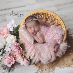 Baby pink girl lace Newborn romper set, Newborn photo prop, newborn romper, newborn girl romper, newborn girl photo outfit, pearl romper