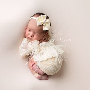 Ivory lace and feather romper, Newborn cream photo prop, newborn romper, newborn romper set, newborn photography, lace baby romper feather