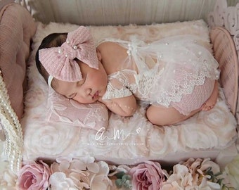 Pearl romper girl  Newborn romper set, Newborn photo prop, sitter romper, newborn girl romper, newborn girl photo outfit, pink newborn set