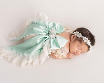 Mint green lace newborn romper set with bow, Newborn photo prop, newborn romper, newborn lace romper, newborn baby photo prop, lace romper