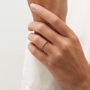 Ruby full eternity ring, continuous shared-claw pavé, 18ct gold, Hatton Garden Vogue — gallery view 2