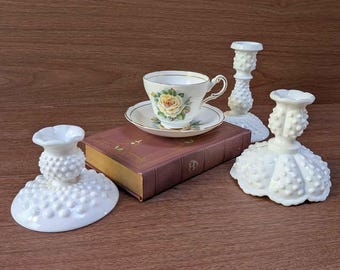 Vintage vit mjölkglas Hobnail ljusstake set om 3 – Cottagecore Decor