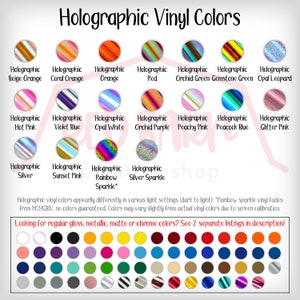 K&ouml;nnte beinhalten: Eine Tabelle mit holografischen Vinylfarben, darunter Beige-Orange, Korallen-Orange, Orange, Rot, Orchideen-Gr&uuml;n, Edelstein-Gr&uuml;n, Opal-Leopard, Hei&szlig;-Pink, Violett-Blau, Opal-Wei&szlig;, Orchideen-Lila, Pfirsich-Rosa, Pfauen-Blau, Glitzer-Pink, Silber, Sonnenuntergangs-Pink, Regenbogen-Glitzern und Silber-Glitzern. Die Tabelle enth&auml;lt auch einen Hinweis darauf, dass holografische Vinylfarben in verschiedenen Lichteinstellungen unterschiedlich erscheinen und dass die Farben aufgrund der Bildschirmkalibrierung leicht von den tats&auml;chlichen Vinylfarben abweichen k&ouml;nnen. Die Tabelle enth&auml;lt auch einen Hinweis, der besagt: "Suchen Sie nach normalen Glanz-, Metallic-, Matt- oder Chromfarben? Sehen Sie sich 2 separate Eintr&auml;ge in der Beschreibung an!"