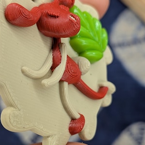 Limitierte Auflage! Ein urkomisch niedliches Reh! Auch als Namensschild verwendbar! Nach dem Vorbild des cleveren Rehs von Nara ist dieser einzigartige Reh-Schlüsselanhänger, 3D-gedruckter Tier-Schlüsselanhänger, niedlicher Hühner-Taschenanhänger, ein originelles Weihnachtsgeschenk und ein kleines Maskottchen (ca. 6 cm) zugleich.