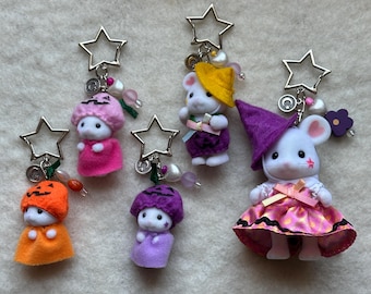 Calico Critter Marshmallow Mouse Halloween Keychain: Kawaii Beaded Phone Charm