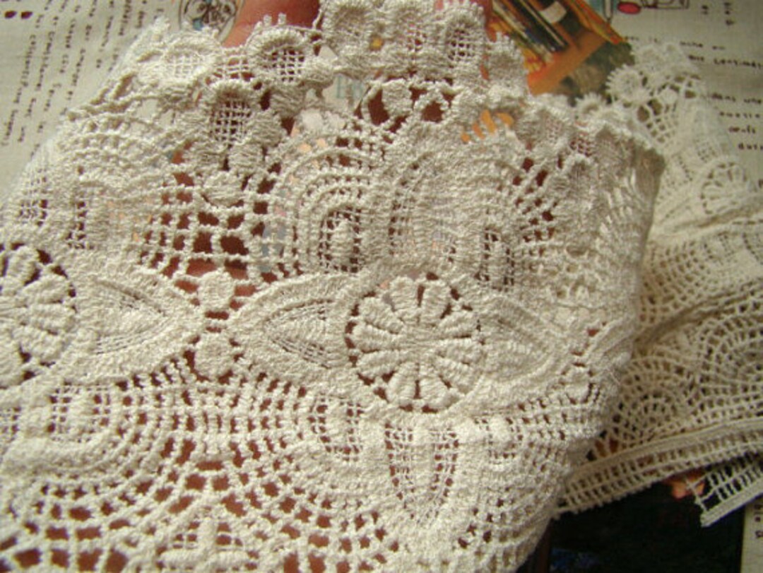 Cotton Lace Trim Ecru Embroidery Lace Fabrics Hollowed Scollap Lace