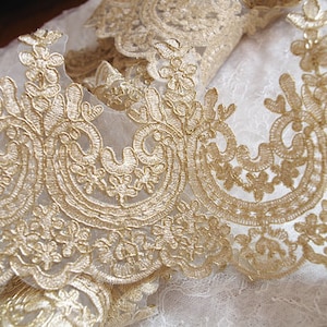 gold lace trim, gold alencon lace trim,scalloped lace in gold, gold cord lace