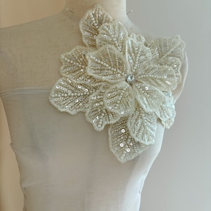 3D Beige flowers appliqué, bead floral patch for couture