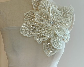 Applicazione di fiori beige 3D, toppa floreale con perline per l'alta moda