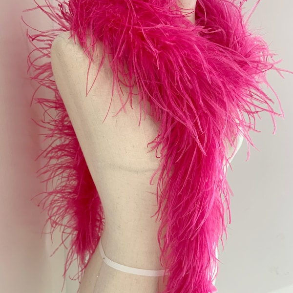 Boa de plumes d'autruche rose vif pour robe, garniture de plumes de cheveux d'autruche naturelle extra dense pour les fournitures de couture