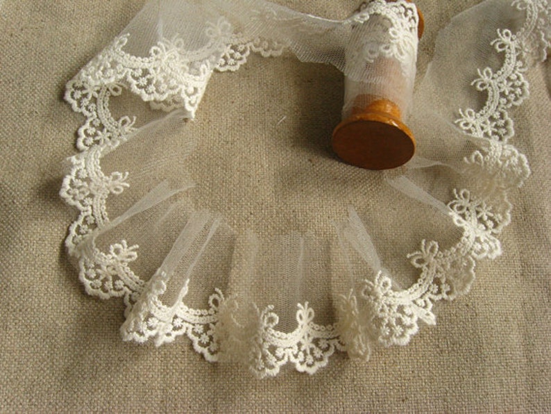 ivory lace trim , small cotton embroidered lace, scalloped lace with bows image 4