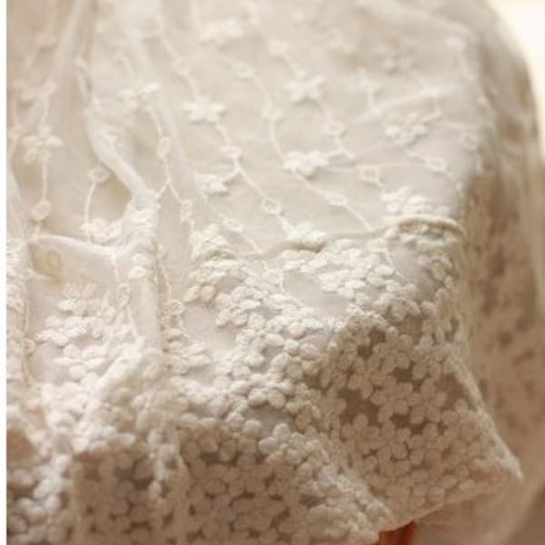 Dentelle ivoire Tissu, dentelle brodée de coton, tissu dentelle tulle rétro avec fleurs de marguerite