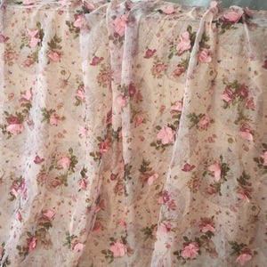 Pink Chiffon Fabric With 3d Rosette, Printed Chiffon Fabric With ...