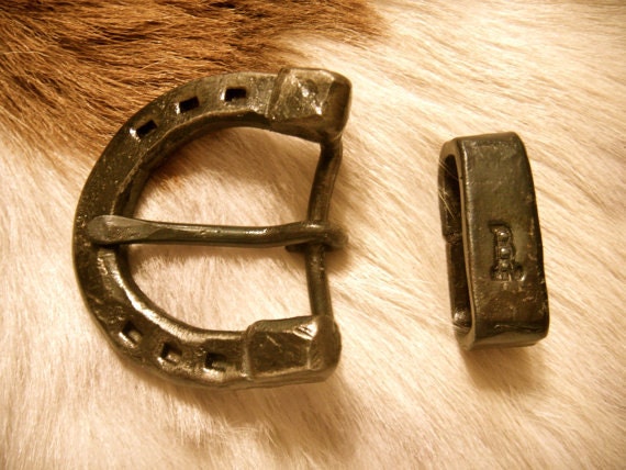 horseshoe belt buckle