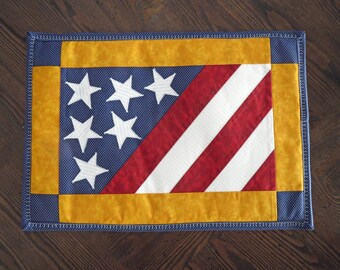 Americana Wall Hanging or Placemat 20" x 14"