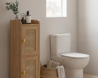 Schlanker Rattan Badezimmer-Schrank mit verstellbarer Ablage | Schmaler Toilettenpapierhalter aus Holz | Freistehender Badezimmerschrank