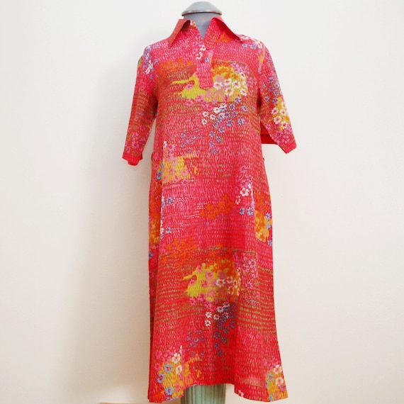 Vintage 70’s Sheer Hot Pink Floral Daisy Shirtdres