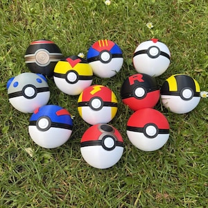 ¡Pokebolas magnéticas impresas en 3D! *Varias opciones* *Incluye soporte*