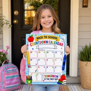 Op de afbeelding: Een Back to School aftelkalender poster met een lichtblauwe achtergrond, voorzien van een raster genummerd van 14 tot 1, kleurrijke illustraties van potloden, kleurkrijtjes en appels, en de tekst Back to School Countdown Calendar.