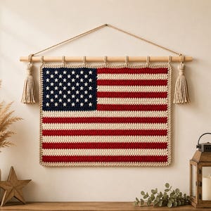 Wzór na szydełkową zawieszkę ścienną z flagą amerykańską, samouczek wykonania gobelinu z motywem patriotycznym USA (do pobrania w wersji cyfrowej)