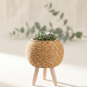 Pot de Fleurs Tressé Rotin sur Pieds Bois | Cache-pot Osier Bohème Scandinave | Support Plante Naturel Amovible | Déco Maison Cadeau