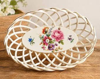 Vintage porseleinen mandkom, opengewerkt bloemenpatroon, handgeschilderde bloemen, gouden rand, Europese decoratie