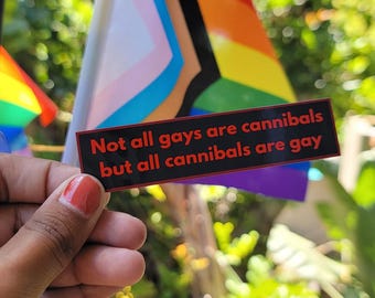 Naklejka „Gejowski Kanibal” – winyl 4" x 1" | Naklejka LGBTQ+ z czarnym humorem