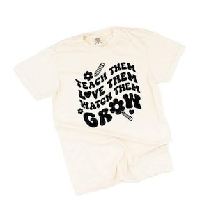 „Lehre sie, liebe sie, sieh ihnen beim Wachsen zu“-Shirt, Retro-Lehrer-Hoodie, Lehrer-Sweatshirt mit Wellenschrift, Schulanfangs-T-Shirt, Pädagogen-Top