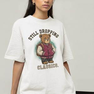 Kanye West College Dropout Bear PNG, Vintage Distressed T-Shirt Design, NOCH FALLENDE Klassiker Sublimationsdatei