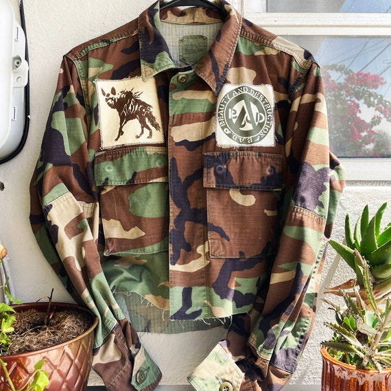 Cropped Camo Army Jacket – Hand Printed Punk Patches – Hyena