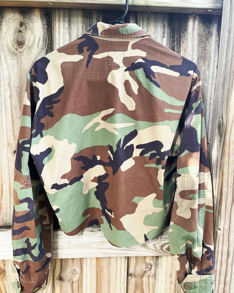 ジャケット・アウター BLACK WEIRDOS Double Camo Army Jacket Cropped Camo Army Jacket – Hand Printed Punk Patches – Hyena