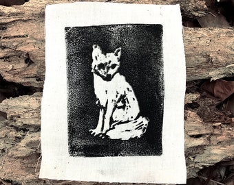 Parche de zorro linograbado – Parche trasero impreso a mano – Impresión en relieve estilo punk – Dibujo de zorro sobre tela ligera – 7,6 x 13,7 cm