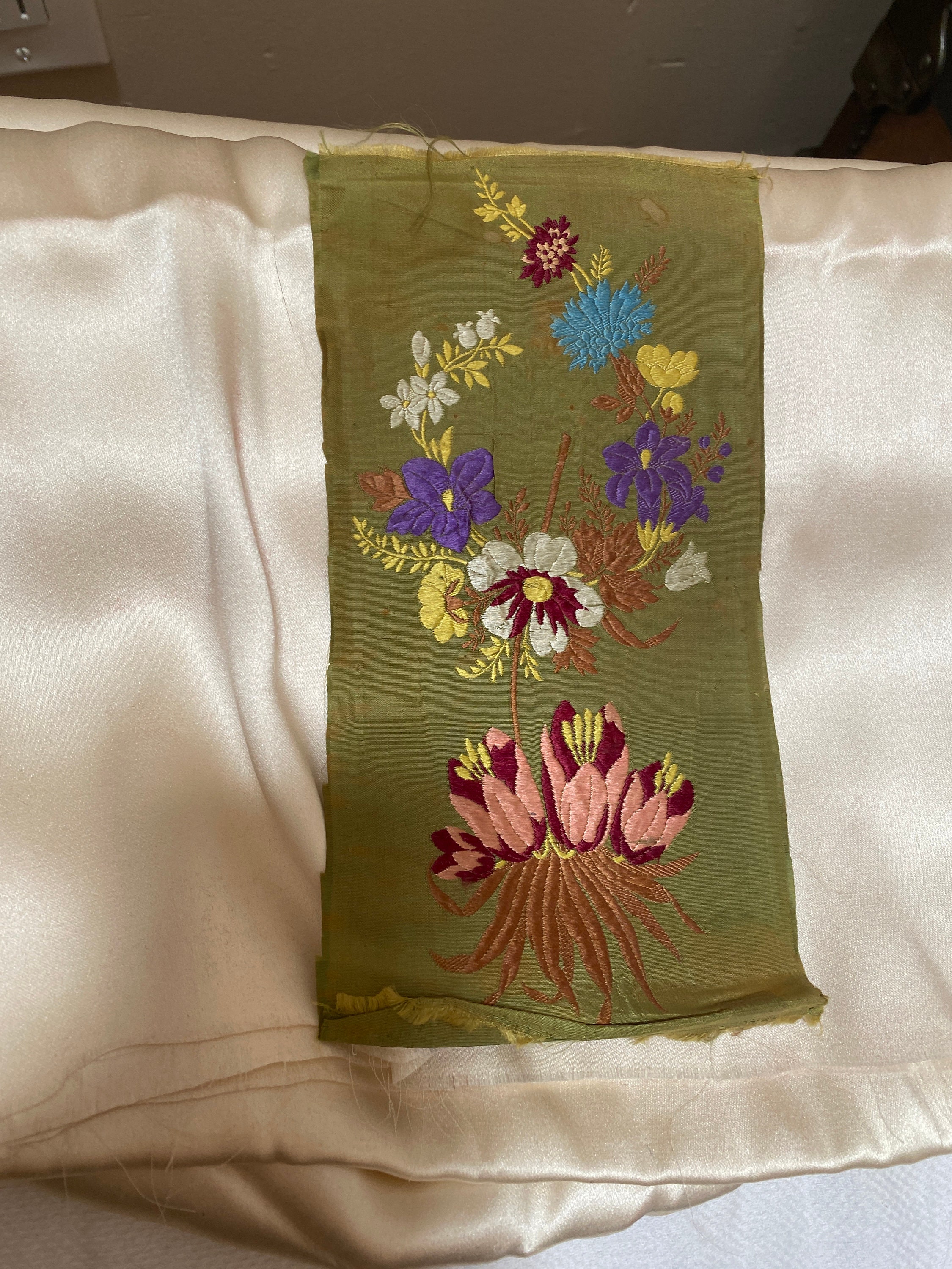 Traumhaftes Schleifenstück um 1800 floral botanisch