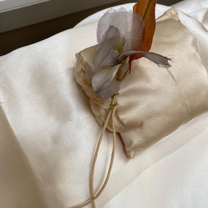 antike Seidenblume