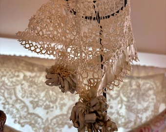 リボンタイ付きアンティークシルクレースヘッドラップ – ヘアプロテクター、デリケートな素材