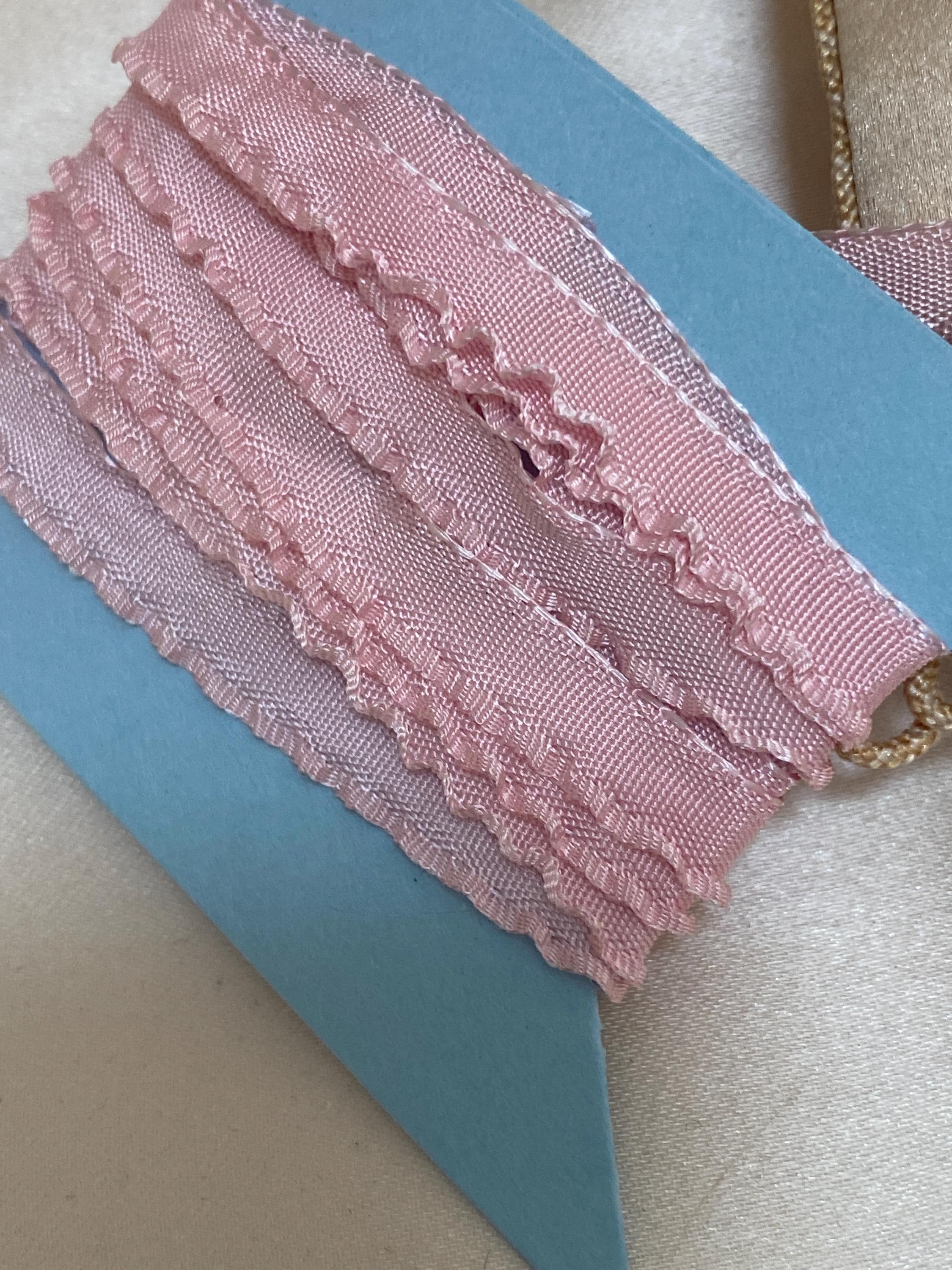 Tiny Pink Lettuce Edge Ruffle 1/4