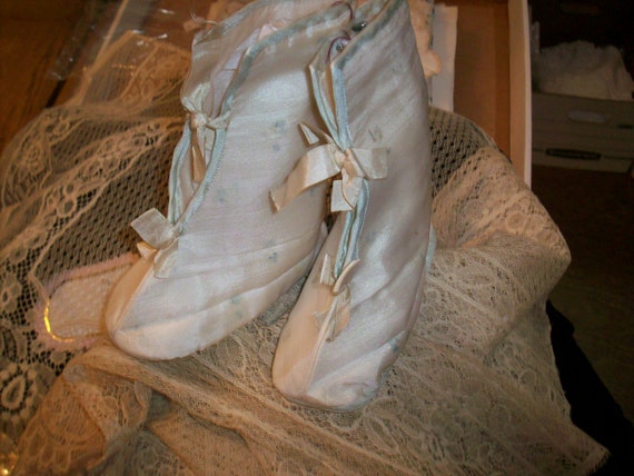Sweet exquisite baby shoes/slippers in pale blue a