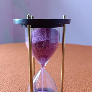 Personalized Brass & Wooden Sand Timer Hourglass – Nautical Decor (5 Minutes)