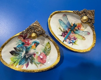 Portagioie a forma di conchiglia decorato con tecnica decoupage: tema estivo