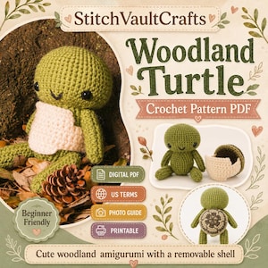 Könnte beinhalten: Eine digitale PDF-Häkelanleitung für eine Waldschildkröte als Amigurumi. Das Dokument enthält Text, Abbildungen einer grünen gehäkelten Schildkröte mit abnehmbarem Panzer sowie Beschriftungen wie Beginner Friendly, Digital PDF und Photo Guide.