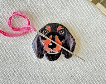 ダックスフンドニードルマインダー：手作り刺繍ツール、裁縫クリップ、犬好きへのギフト