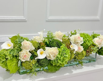 Middenstuk luxe kunstbloem: echte groene hortensia, premium echte rozen, calla lelie