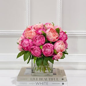 Fuchsia Rosa Pfingstrosen Arrangement: Ländliche Seidenblumen in Vase Bild 8
