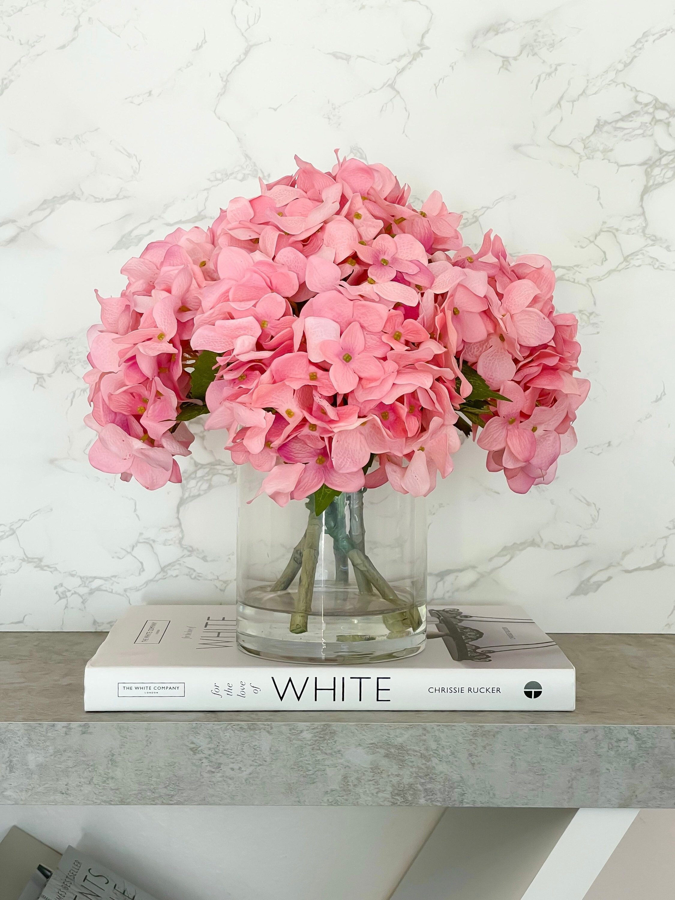 Image of Pink hydrangeas in vase