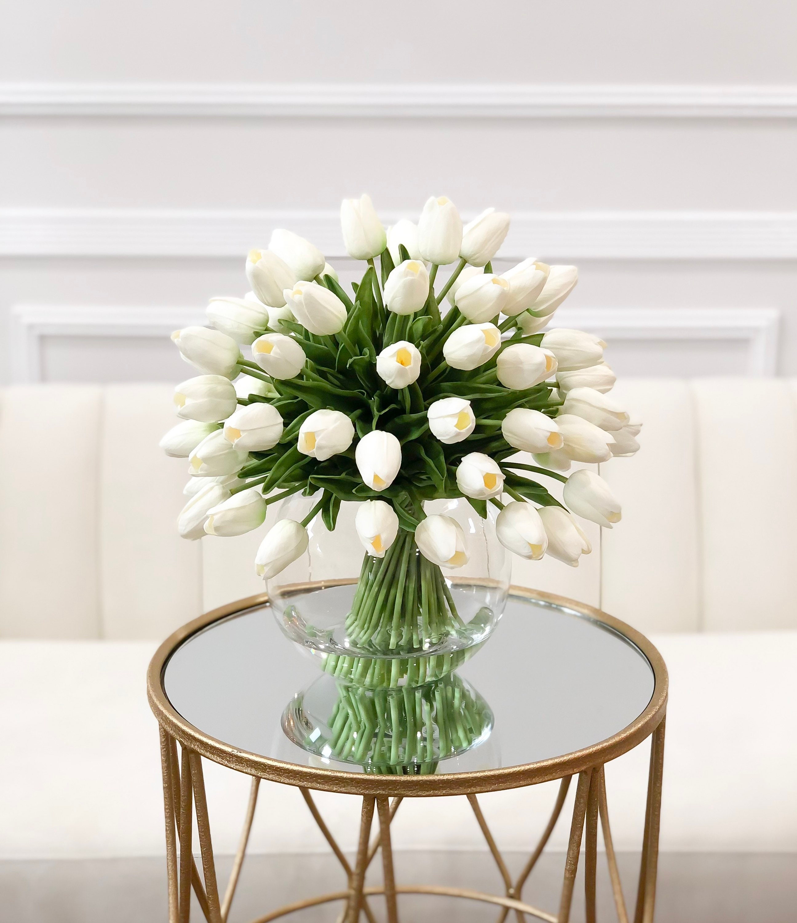 Glasvase-Finest 60 Künstliche Tulpen Tulpen-Französisches Arrangement Land Faux Real Blumen-Mittelstück-Modernes Weiße X-Large Mittelstück Touch