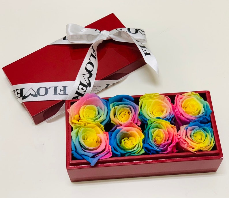 Free shipping SALE Premium rainbow roses in luxury lacquered treasure box
