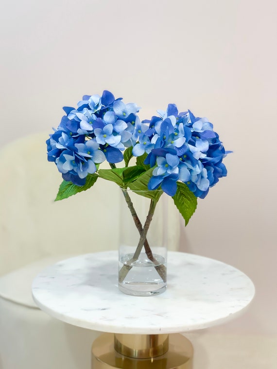 Elements Composizione Ortensie Bianche Artificiali In Vaso Blu – Fiori Finti Realistici, Decorazione Casa